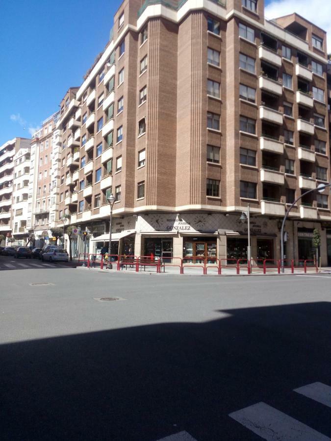Apartamento Ayuntamiento Logroño Kültér fotó